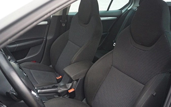 Skoda Octavia cena 49900 przebieg: 269800, rok produkcji 2015 z Miastko małe 301